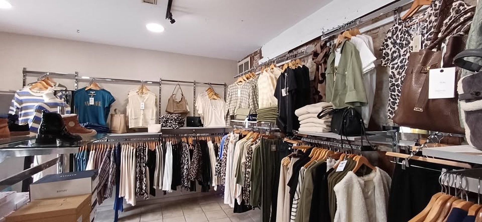 Intérieur de Sara Boutique